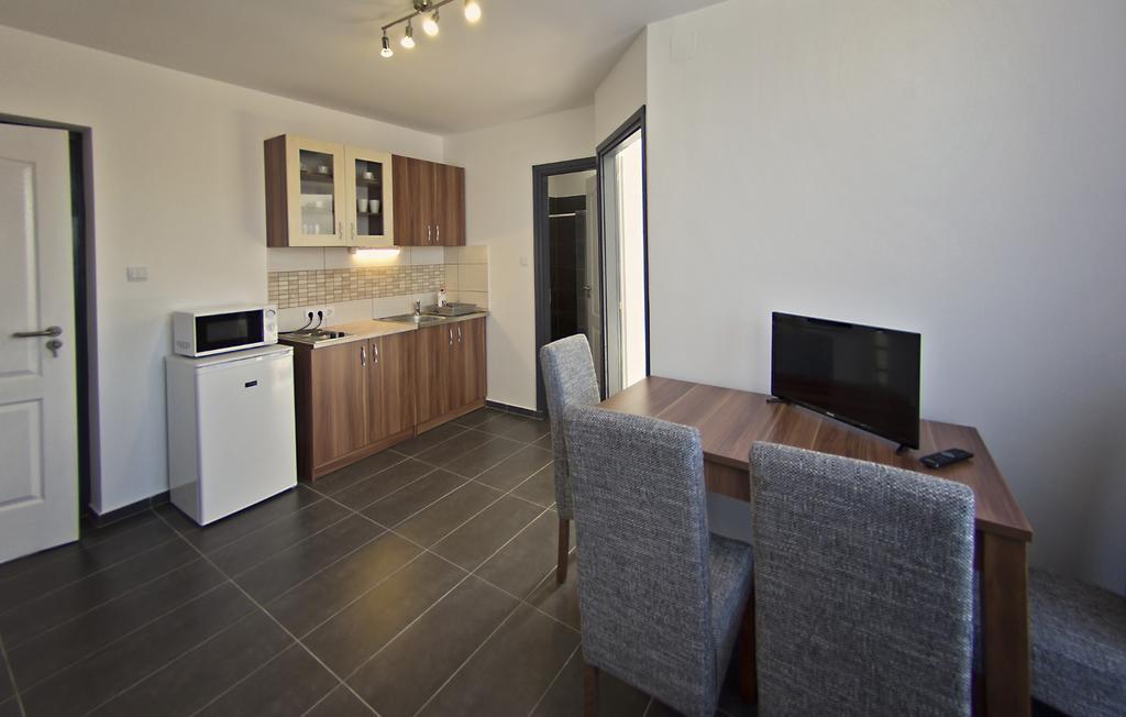 Luca Apartman Sopron Pokój zdjęcie